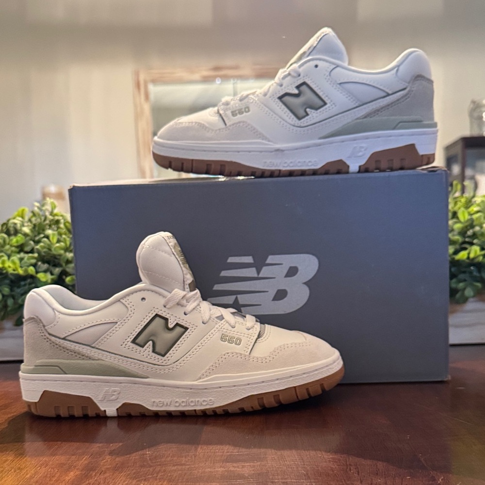 New Balance Size 6K/7.5W 550 Cream White & Olive with Gum Sole